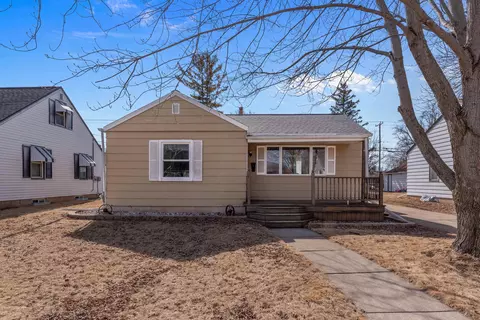 322 15th St, Fond Du Lac, WI 54935