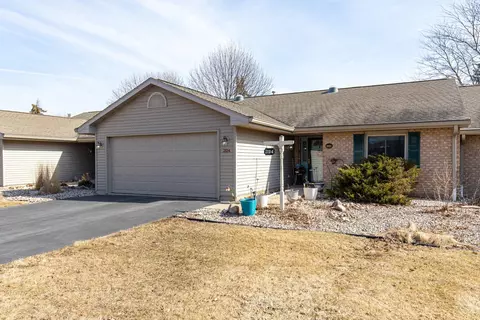 324 N Westhaven Dr, Oshkosh, WI 54904
