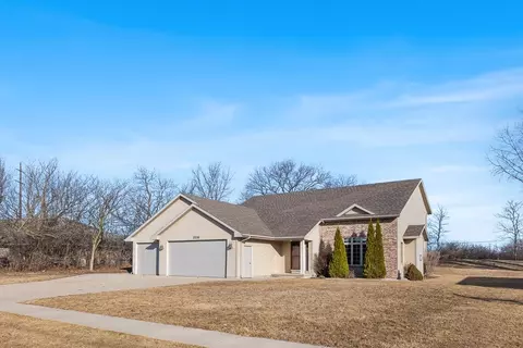 2232 Red Tail Gln, De Pere, WI 54115