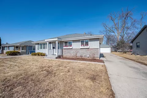1130 W Taylor St, Appleton, WI 54914
