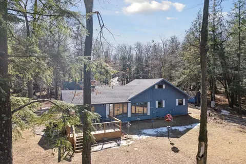 6104 Dogwood Ln, Oconto, WI 54153