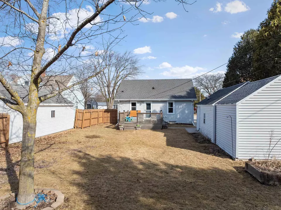 Exterior - 949 Adams St, Neenah, WI 54956 photo 6 of 9