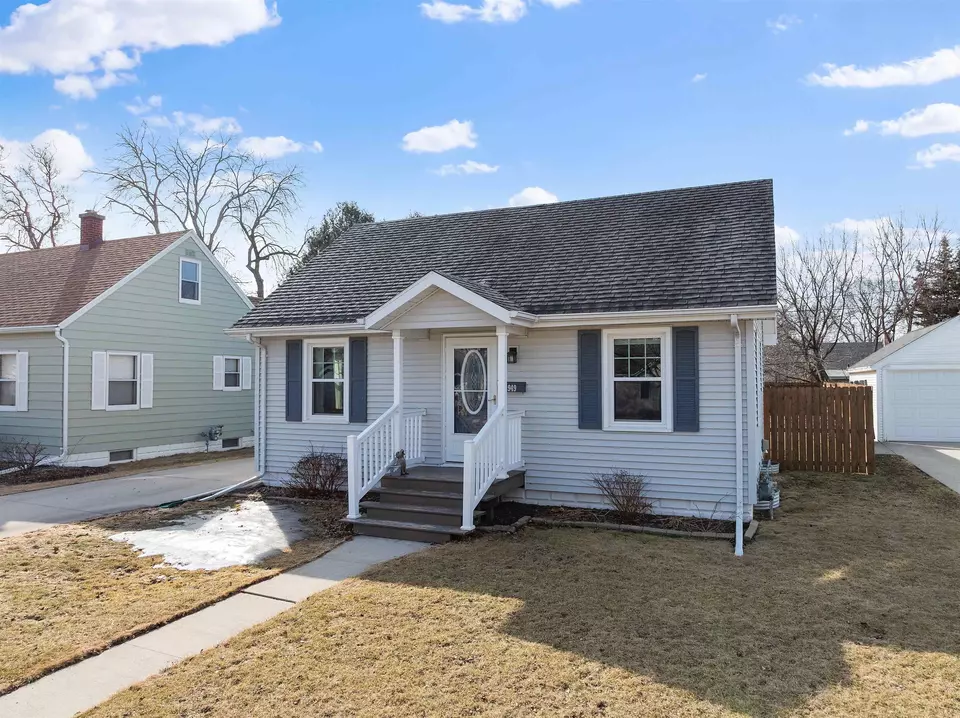 Exterior - 949 Adams St, Neenah, WI 54956 photo 2 of 9