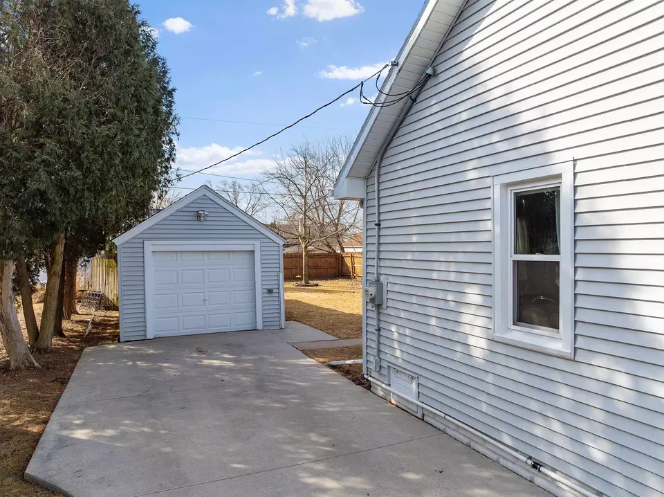 Exterior - 949 Adams St, Neenah, WI 54956 photo 3 of 9