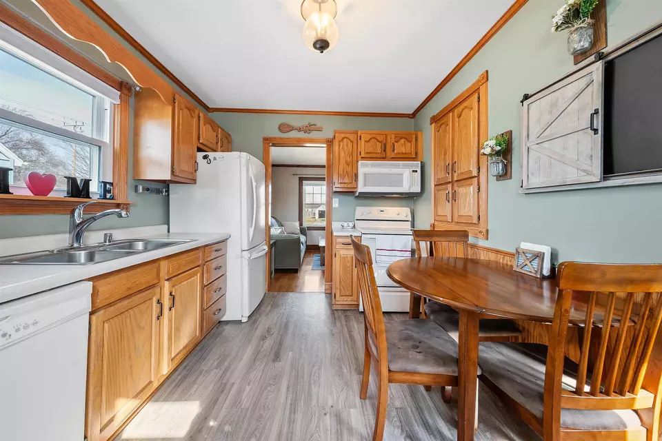 Kitchen - 949 Adams St, Neenah, WI 54956 photo 3 of 3