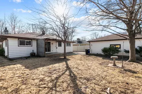 Exterior - 1631 N Viola St, Appleton, WI 54911 photo 4 of 5
