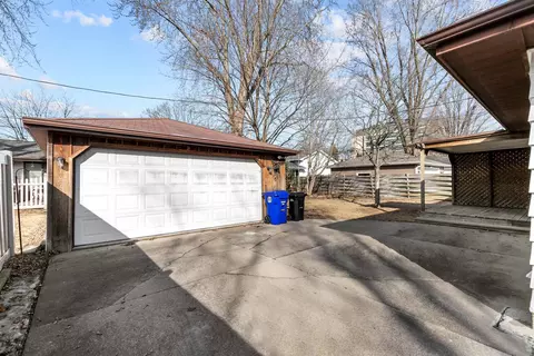 Exterior - 1631 N Viola St, Appleton, WI 54911 photo 2 of 5