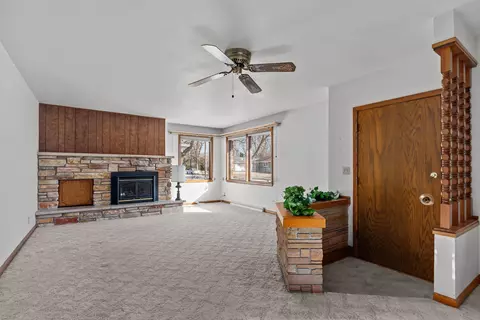 Living - 1631 N Viola St, Appleton, WI 54911 photo 1 of 4