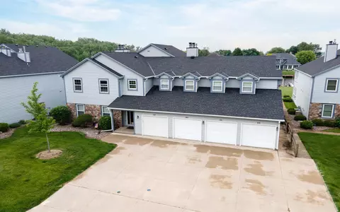 311 Captains Ct, Winneconne, WI 54986