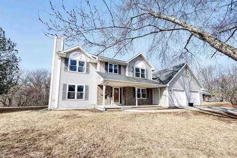 1209 Bay De Noc Ct, Green Bay, WI 54311