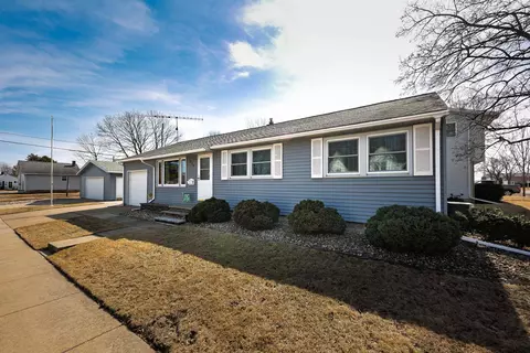 619 W 19th Ave, Oshkosh, WI 54902