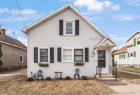 1121 Rugby St, Oshkosh, WI 54902