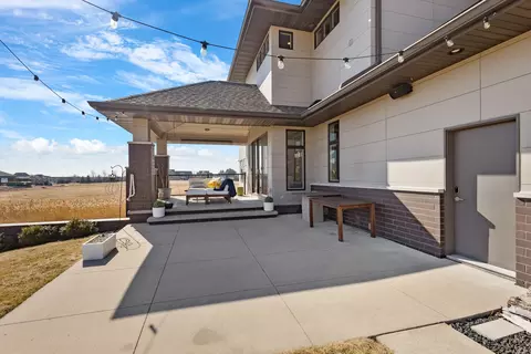 Exterior - 2415 E Downs Rdg, Appleton, WI 54913 photo 5 of 9