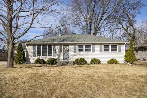 1428 Lakeview Ln, Menasha, WI 54952