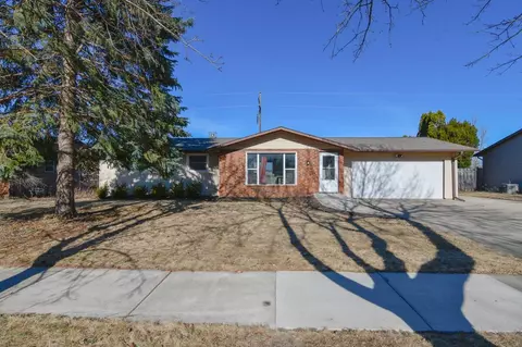 1976 Terry Ln, De Pere, WI 54115