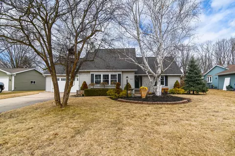 2407 Merry Creek Ct, Green Bay, WI 54311
