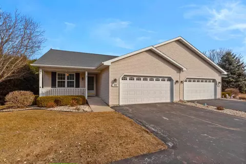 182 Southlake Cir, Fond Du Lac, WI 54935