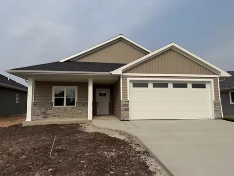1760 Anna Ct, Green Bay, WI 54311