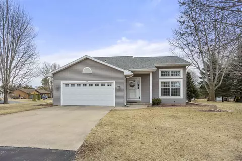 n1418 Highgreen Drive, Greenville, WI 54942