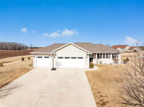 w7170 Englewood Drive, Greenville, WI 54942