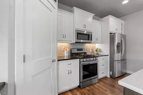 Kitchen - w5986 Daffodil Drive, Appleton, WI 54915 photo 6 of 8