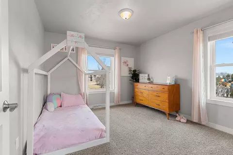 Bedroom - w5986 Daffodil Drive, Appleton, WI 54915 photo 4 of 9