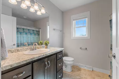 Bath - w5986 Daffodil Drive, Appleton, WI 54915 photo 4 of 6