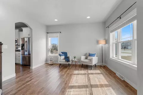 Living - w5986 Daffodil Drive, Appleton, WI 54915 photo 1 of 7