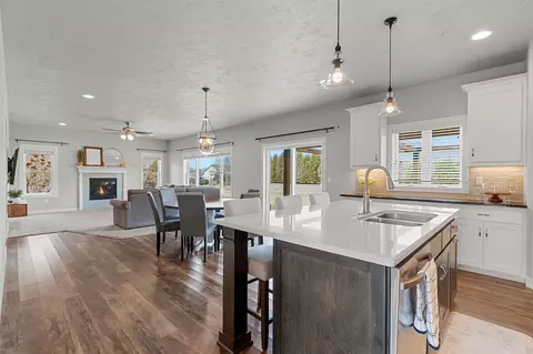 Kitchen - w5986 Daffodil Drive, Appleton, WI 54915 photo 8 of 8