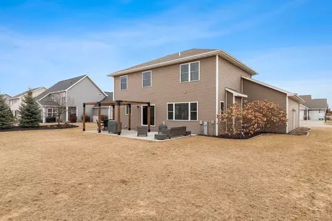 Exterior - w5986 Daffodil Drive, Appleton, WI 54915 photo 6 of 10