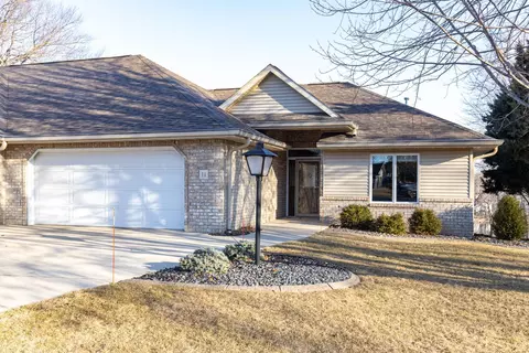 11 Mcfarland Pl, Kaukauna, WI 54130