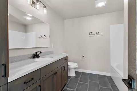 Bath - 116 Birch Ct, Crivitz, WI 54114 photo 3 of 5