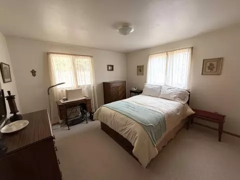 Bedroom - 1300 Park Hill Dr, Gresham, WI 54128 photo 4 of 7