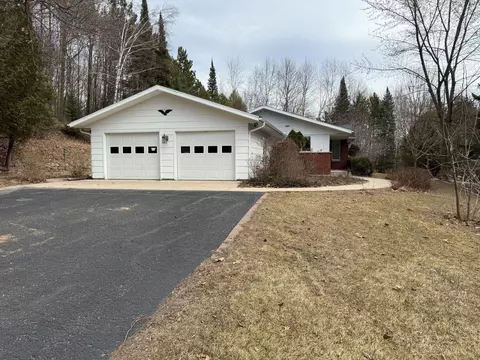 Exterior - 1300 Park Hill Dr, Gresham, WI 54128 photo 3 of 23