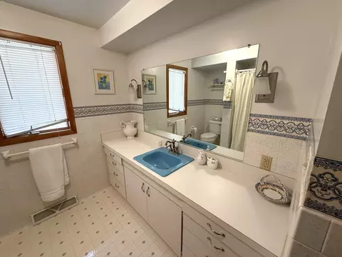 Bath - 1300 Park Hill Dr, Gresham, WI 54128 photo 2 of 3