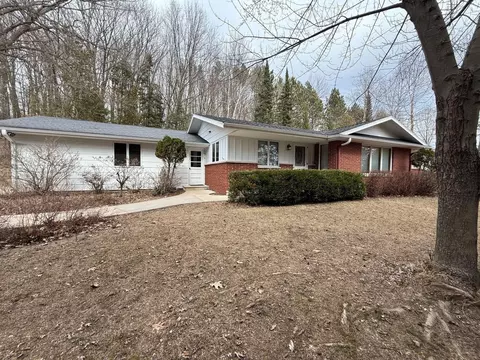 Exterior - 1300 Park Hill Dr, Gresham, WI 54128 photo 6 of 23