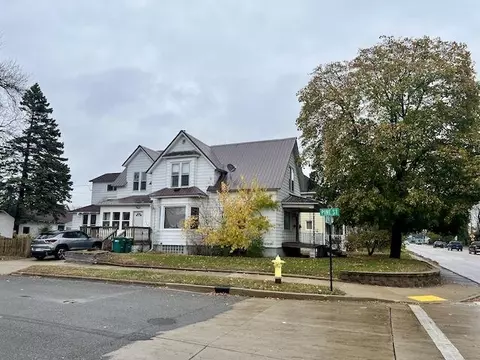 753 Marinette Ave, Marinette, WI 54143