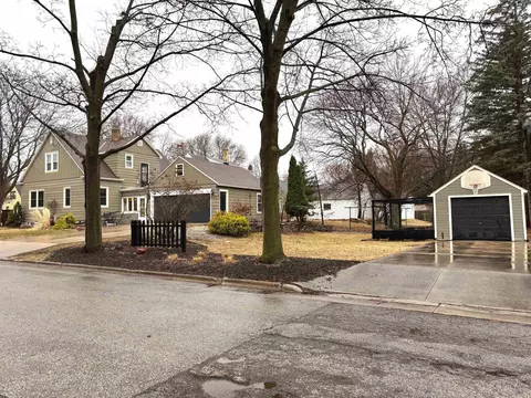 Exterior - 730 E Fremont St, Appleton, WI 54915 photo 1 of 3