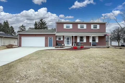 745 Manchester Rd, Neenah, WI 54956