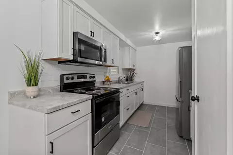 Kitchen - 2104 Esther St, Appleton, WI 54915 photo 1 of 3