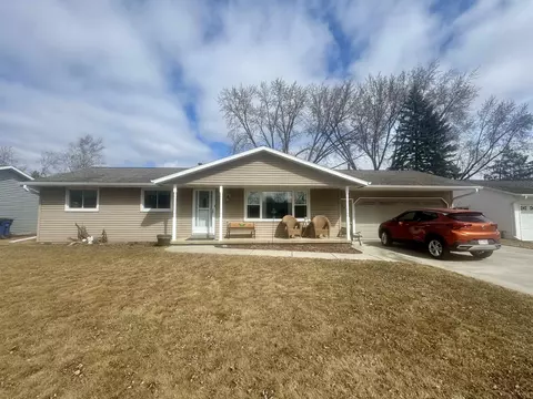 1486 Lindale Ln, Green Bay, WI 54313