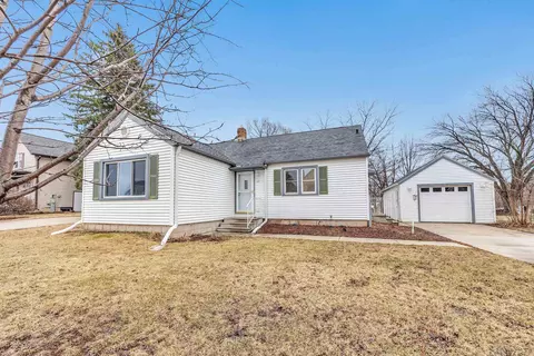 623 Manitowoc St, Reedsville, WI 54230