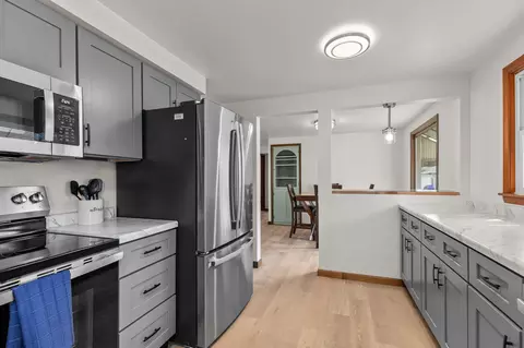 Kitchen - 423 E Lindbergh St, Appleton, WI 54911 photo 4 of 4