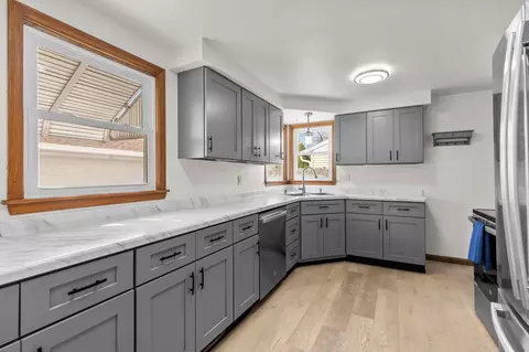 Kitchen - 423 E Lindbergh St, Appleton, WI 54911 photo 3 of 4