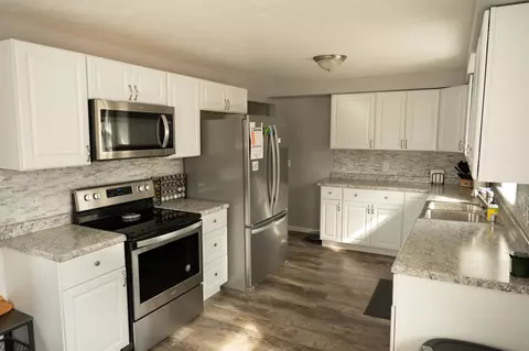 Kitchen - 1337 W Brewster St, Appleton, WI 54914 photo 1 of 2