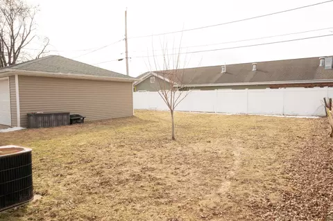 Exterior - 1337 W Brewster St, Appleton, WI 54914 photo 2 of 3