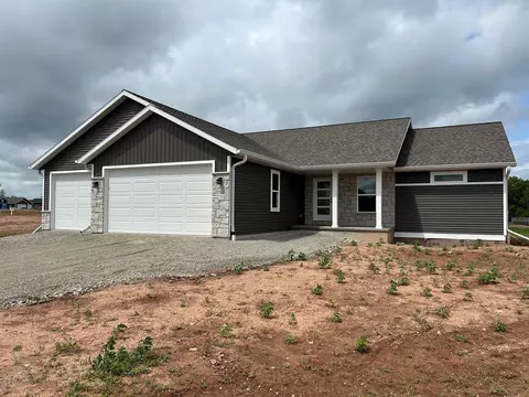 1758 Loyal Dr, Neenah, WI 54956