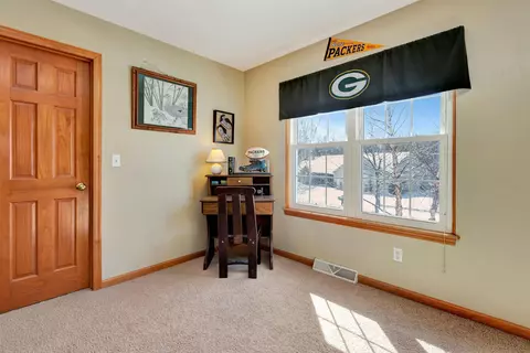 Bedroom - 4110 E Appleview Dr, Appleton, WI 54913 photo 5 of 5