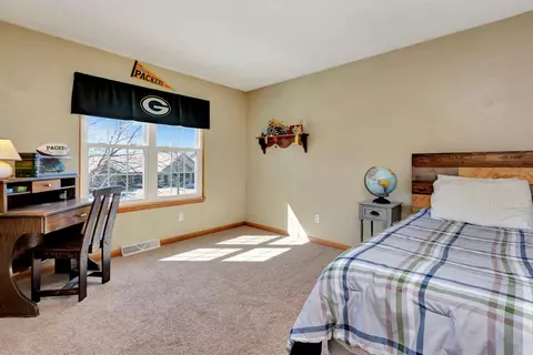 Bedroom - 4110 E Appleview Dr, Appleton, WI 54913 photo 4 of 5
