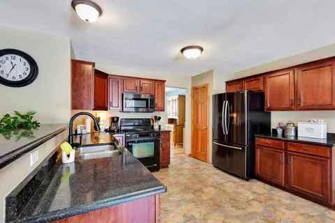 Kitchen - 4110 E Appleview Dr, Appleton, WI 54913 photo 1 of 2